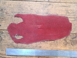 Peau de galuchat - perle centrale - cuir exotique - bordeaux - Cuir en stock