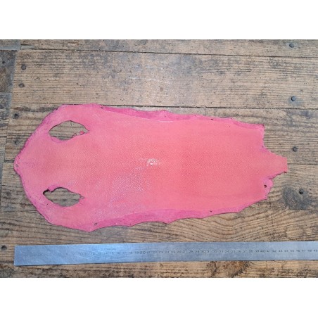 Peau de galuchat - perle centrale - cuir exotique - rose - Cuir en stock