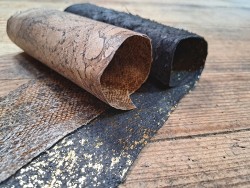 lot cabillaud - nuancé brun/noir métallisé or- Cuir en Stock