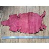 Morceau de cuir de crocodile véritable - framboise - bijoux et accessoires - cuir en stock