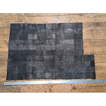 Peau de cuir de poisson tilapia noir mat - cuir en stock