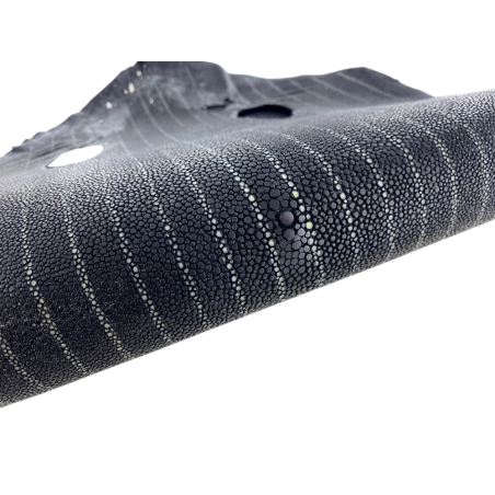 Peau de cuir de galuchat véritable - Noir mat rayé - Cuir en Stock