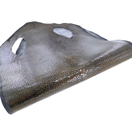 Peau de galuchat - perle centrale - cuir exotique - or antique - Cuir en Stock