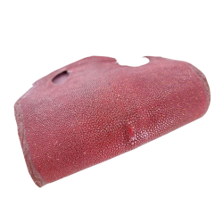 Peau de galuchat - perle centrale - cuir exotique - bordeaux - Cuir en Stock