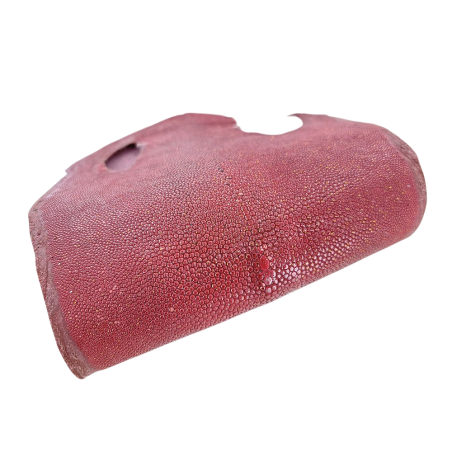 Peau de galuchat - perle centrale - cuir exotique - bordeaux - Cuir en Stock