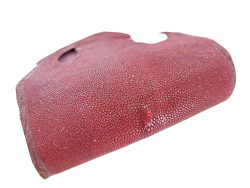 Peau de galuchat - perle centrale - cuir exotique - bordeaux - Cuir en Stock