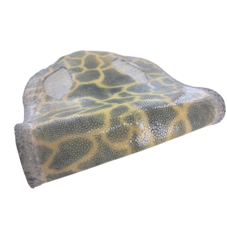 Peau de galuchat - perle centrale - cuir exotique - girafe beige/gris clair  - Cuir en Stock