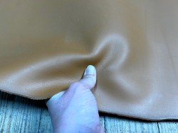 Croûte de cuir de vache tannage végétal cirée – CAMEL - Cuir en Stock
