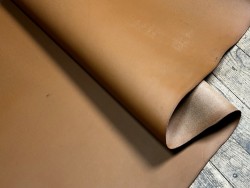 Croûte de cuir de vache tannage végétal cirée – CAMEL - Cuir en Stock