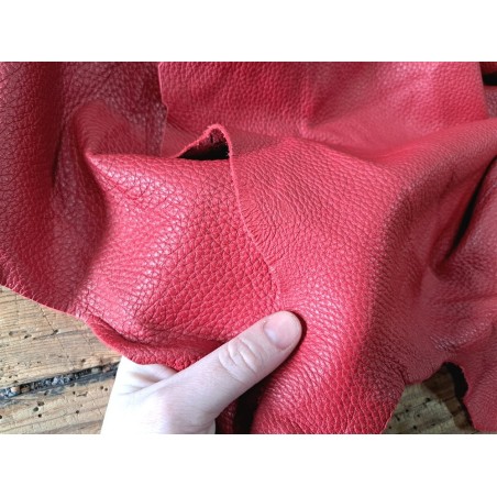 Chutes de morceaux de cuir de cerf - rouge - bijoux - accessoires - maroquinerie - Cuir en Stock
