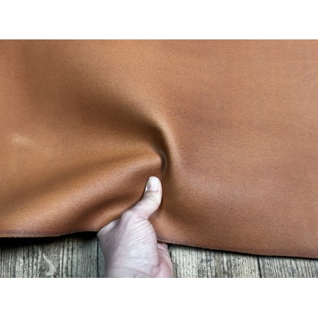Croûte de cuir de vache tannage végétal cirée – GOLD - Cuir en Stock