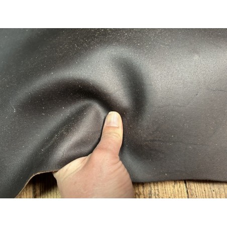 Croûte de cuir de vache tannage végétal cirée – MOKA - Cuir en Stock