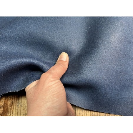 Croûte de cuir de vache tannage végétal cirée – BLEU OCEAN - Cuir en Stock