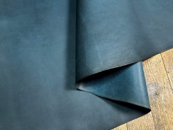 Croûte de cuir de vache tannage végétal cirée – BLEU LAGON - Cuir en Stock