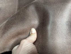Croûte de cuir de vache tannage végétal cirée – marron vieilli - Cuir en Stock