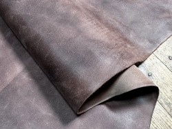 Croûte de cuir de vache tannage végétal cirée – marron vieilli - Cuir en Stock