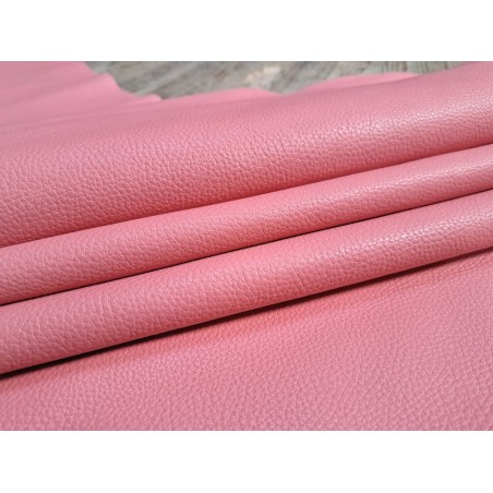 Grand morceau de cuir de taurillon - gros grain - couleur vieux rose - cuir en stock