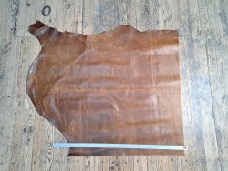 Demi-peau de cuir de vachette pullup ciré - Brun - C