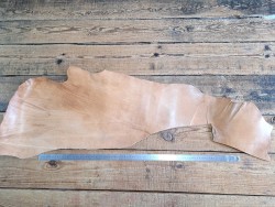 Morceau de cuir de collet de vache végétal - Naturel - Cuir en Stock