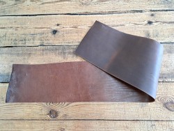Bande de collet de vache végétal - Marron - Cuir en Stock