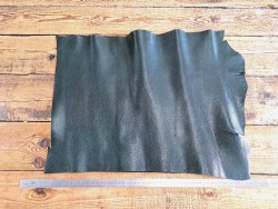 Collet de vache tannage semi végétal vert émeraude - cuir à ceinture - Cuir en stock