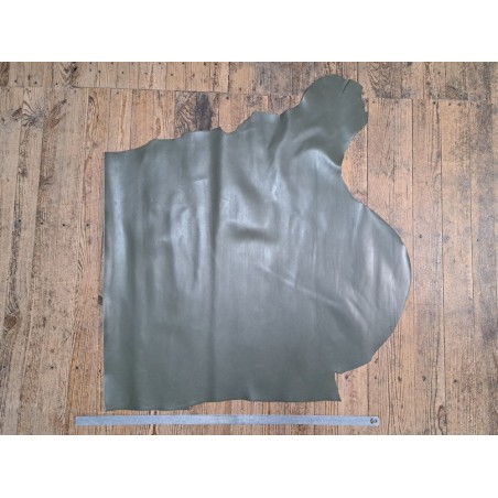 Demi-peau de cuir de veau ferme lisse - Kaki - cuir en stock