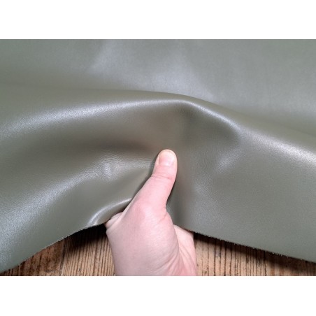 Demi-peau de cuir de veau ferme lisse - Kaki -A- Cuir en Stock