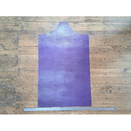morceau rectangulaire 82x52 cm - crocodile - violet - cuir en stock