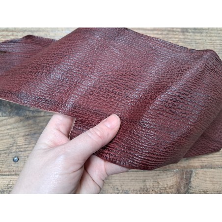 Morceaux de cuir de requin - Bordeaux - Cuirenstock