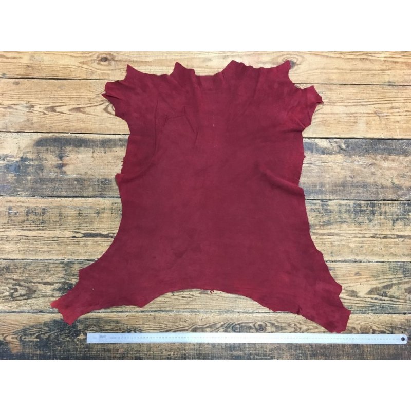 Peau d'agneau velours bordeaux cuir en stock Peau d'agneau velours bordeaux cuir en stock