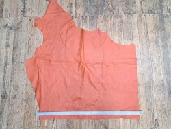 Peau de cuir de vache - ameublement - brique - Cuir en stock