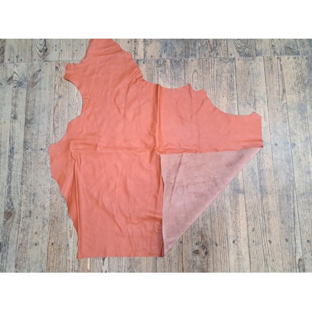 Peau de cuir de vache - ameublement - brique - cuir en stock