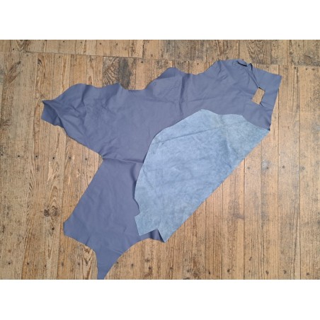 Peau de cuir de vache - ameublement - bleu pastel - Cuir en stock