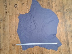 Peau de cuir de vache - ameublement - bleu pastel - Cuir en stock