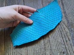 Peau de cuir de tilapia paillettes fines - Bleu - Cuirenstock