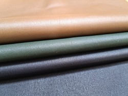 Lot de 3 peaux de cuir stretch - diverses couleurs - Cuir en Stock