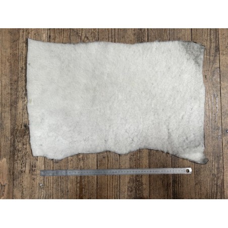 Peau de mouton velours noir façon peau lainée - Cuir en Stock