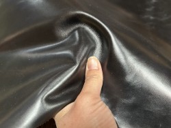 Peau de cuir de veau BOX lisse - tannage ferme - noir - Cuir en Stock