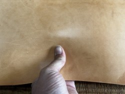 Collet de vache, cuir tannage végétal, choix écart N° C, Cuir en Stock