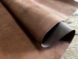 Croûte de cuir de vache tannage végétal cirée – NUT'S - Cuir en Stock