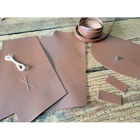 Kit sac cuir DIY débutant – Sac “L’Essentiel” à coudre soi-même – Kit complet sans outils - Cuir en Stock