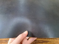 Morceau de vache tannage végétal - Café - Cuir en Stock