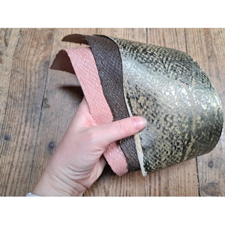 3 peaux uniques - Saumon - D - Cuir en Stock