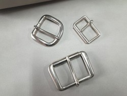LOT de 3 boucles de ceinture - P - Bonne affaire