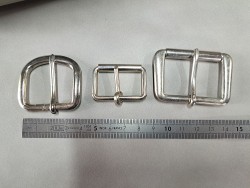 LOT de 3 boucles de ceinture - P - Bonne affaire
