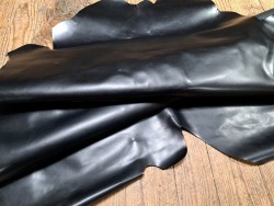 Peau de cuir de veau BOX lisse - tannage ferme - noir - Cuir en stock
