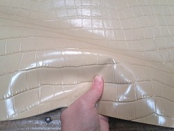 Morceau unique 82x59 - N°9 - Crocodile - Beige - Cuir en Stock
