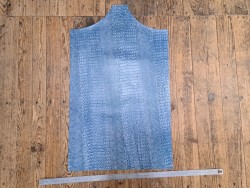 morceau rectangulaire 82x52 cm - nuancé bleu - crocodile - cuir en stock