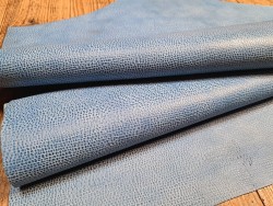 morceau rectangulaire 82x52 cm - bleu - petits grains - cuirenstock