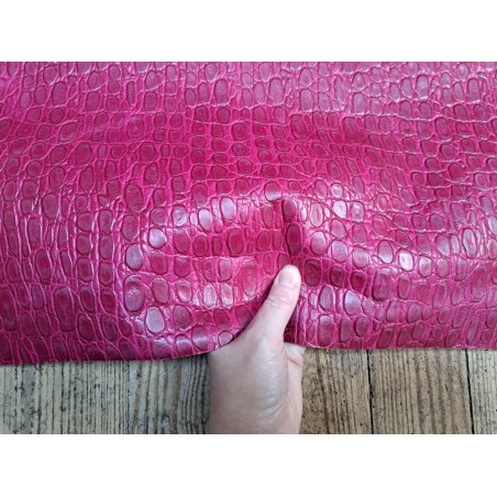 morceau rectangulaire 82x52 cm - rose framboise - crocodile - Cuirenstock